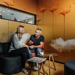 Heinhotel Vienna Airport Otel 4*