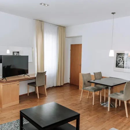 Hotel Heinhotel Vienna Airport 4*