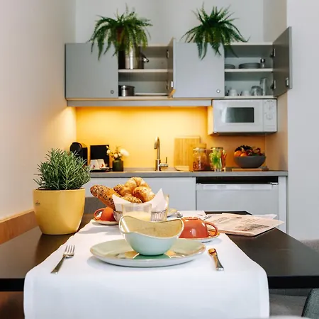 Heinhotel Vienna Airport فندق 4*