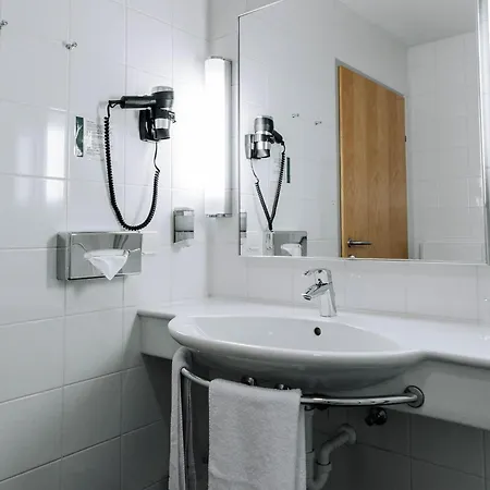 Heinhotel Vienna Airport 4*