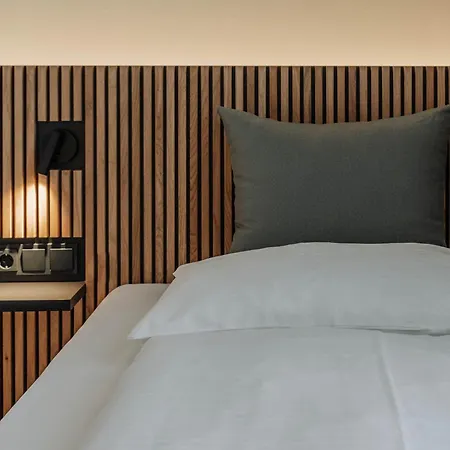 Heinhotel Vienna Airport Hotel 4*