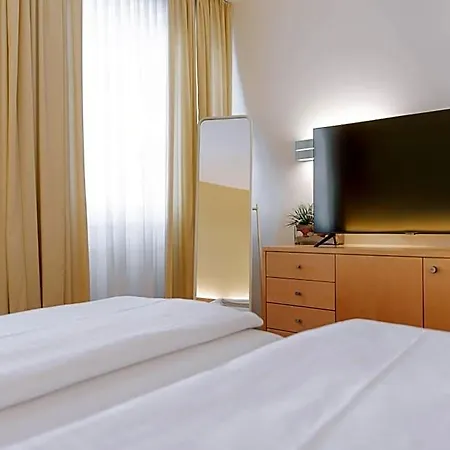 Heinhotel Vienna Airport 4*