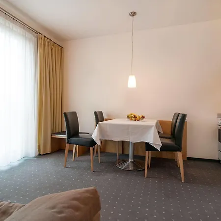 Hotel Heinhotel Vienna Airport 4*
