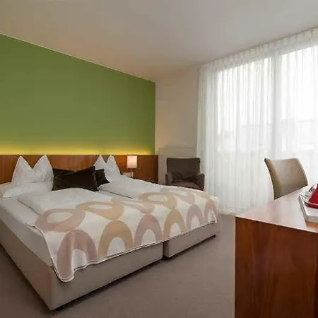 Heinhotel Vienna Airport 4*