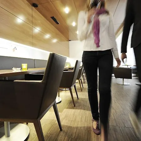 Hotel Heinhotel Vienna Airport 4*