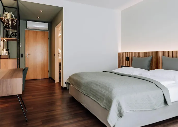 Heinhotel Vienna Airport Hotel 4*