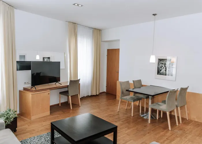 Hotel Heinhotel Vienna Airport 4*