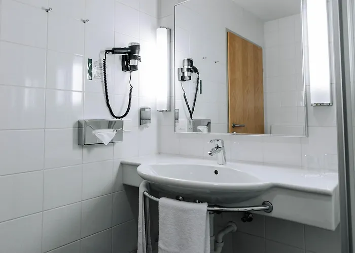 Heinhotel Vienna Airport 4*