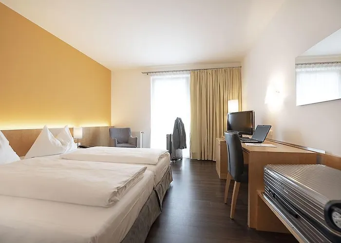 Heinhotel Vienna Airport 4*