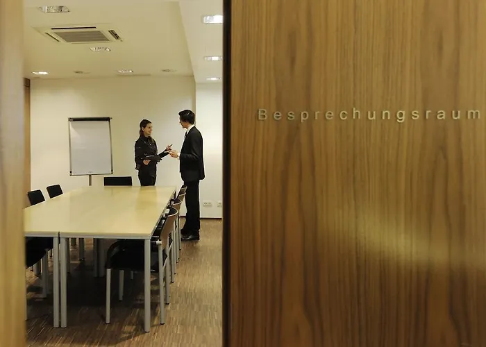 Hotel Heinhotel Vienna Airport 4*